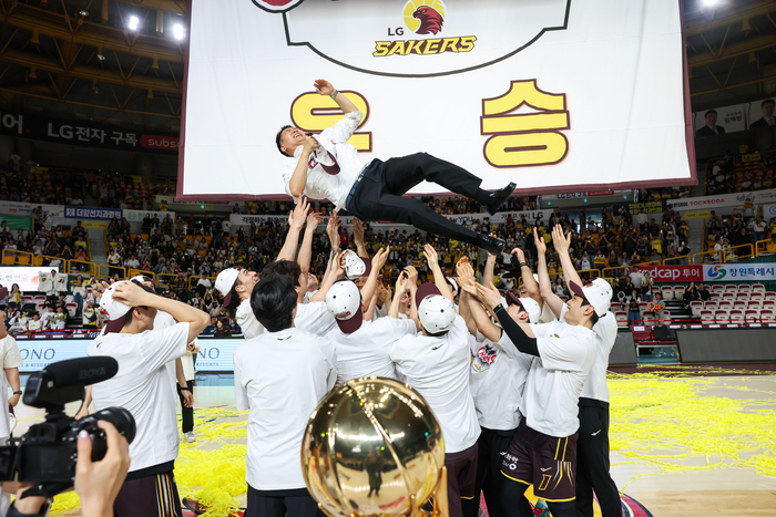 '럭키금성의 영광' 프로스포츠 지배하는 'LG·GS家'...배구 우승→다음은 농구, 그리고 '천하통일'