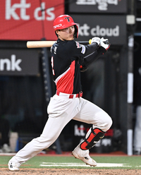 [포토]KIA 박민, KT 소형준 상대 안타