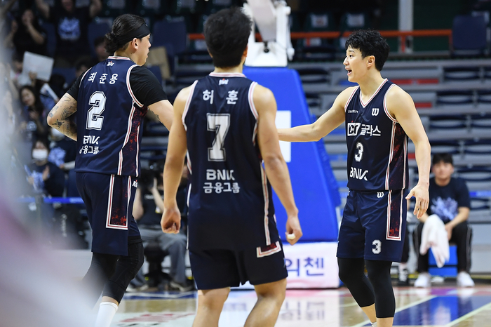 6강 PO서 '완전체' 위력 확인한 KCC, '방패 헐거워진' 정관장 맞아 '두 번째 업셋' 도전 [SS시선집중]