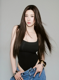 ‘워터밤 여신’ 권은비, 벌써 시작된 여름…팬츠 속 보디슈트로 드러낸 아찔한 자태