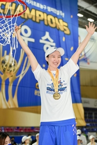 ‘우승 주역’ 김보미 해설위원, 26일 삼성생명 vs KB 챔프 3차전 시투