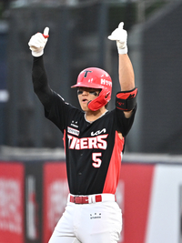 [포토]KIA 김도영, KT 소형준 상대 선제 적시타