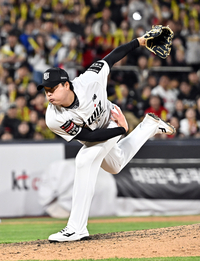 [포토]역투하는 KT 한승혁