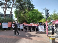 학부모들이 홍익대 앞에 모인 이유는…갑자기 ‘체육특기생’ 안 뽑는다? [SS이슈]