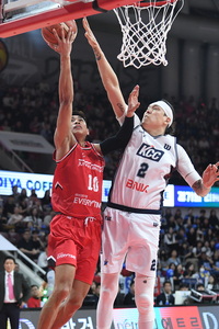 ‘슈퍼팀 위력’ KCC 창, 정관장 방패 ‘완벽 격파’…수비까지 강력했다 [SS안양in]