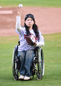 패럴림픽 5관왕 김윤지, 5억 포상에도 다시 도로 위…“함께 계주 뛰고 싶다”
