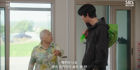 “왜 이런일까지” 안효섭도 난색…송가인 무대 보려 TV 고쳤다
