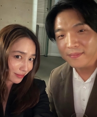 이민정, ‘논란’ 안성재 셰프와 여전한 친분…샴페인 행사서 함께 포착 [★SNS]