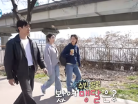 “광배근이 왜 거기서 나와?” 불광천에 뜬 아이유X유수빈X이연, 벚꽃보다 화사한 ‘찐친’ 케미