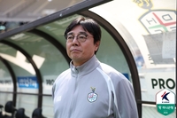 울산 김현석 “황선홍 감독보다 나이는 한 살 많지만, 지도자로는 햇병아리죠” [현장 코멘트]