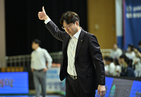 [포토]KB스타즈 김완수 감독, 오늘 끝낸다!