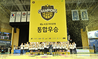 [포토]KB스타즈, 삼성생명에 챔피언 결정전 3연승 하며 통합 우승