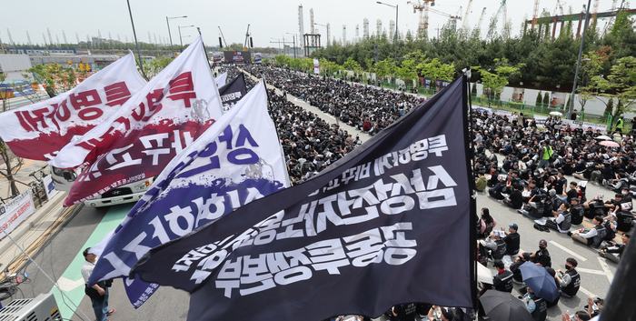 SK하이닉스 성과급에 배 아픈 삼성전자 노조?...파업 장기화 시 최대 30조 손실 우려  