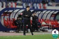 연이은 퇴장에 부상 변수까지, 잘 나가던 ‘전술가’ 정경호 감독 앞에 또 다른 시험이 다가왔다…그는 이번에도 답을 찾을 것인가