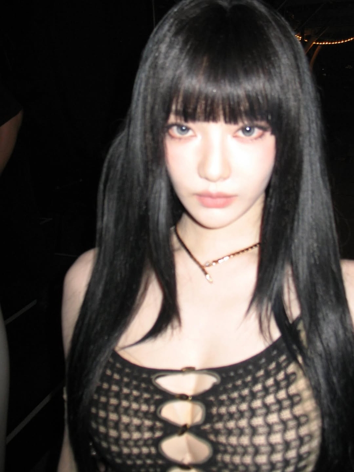 에스파 닝닝, 과감한 노출 룩도 '완벽 소화'...고혹적 비주얼 '눈길'