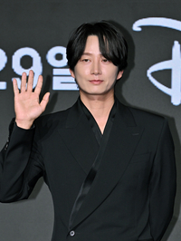 [포토]‘골드랜드’ 제작발표회, 포즈 취하는 이현욱