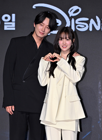 [포토]‘골드랜드’에서 연인으로 호흡 맞추는 박보영과 이현욱