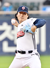 [포토]힘차게 공 뿌리는 두산 곽빈