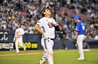 [포토]두산 양의지, 끝내기 기회에서 아쉬운 뜬공