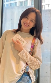 꼬깃한 용돈과 오래 쓴 망원경…강성연이 전한 ‘가족의 온기’