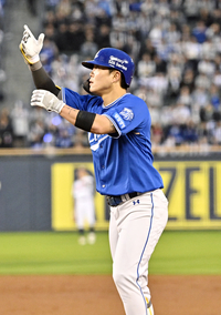 [포토]삼성 류지혁, 1점 더!