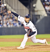 [포토]힘차게 공 뿌리는 두산 타무라