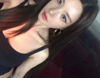 권은비, 과감한 뒤태 노출…로우라이즈 패션 ‘시선 강탈’