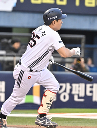 [포토]안타 치는 두산 양의지