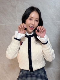 결혼식 D-3 열일하는 ‘5월의 신부’ 신지, 한껏 물오른 미모