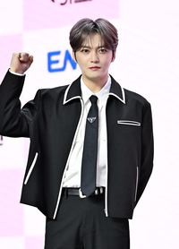 [포토]‘더 스카웃’ 김재중, ‘뮤즈들 파이팅!’