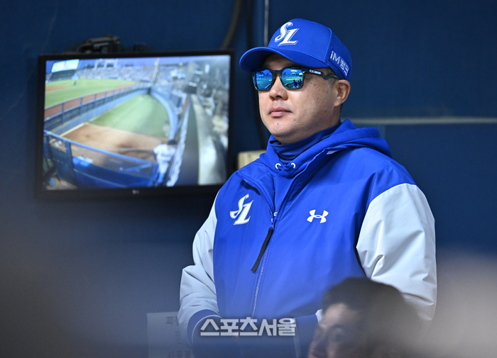 [포토] 경기 지켜보는 박진만 감독