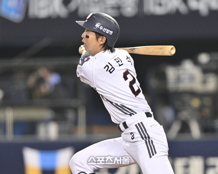 [포토] 4회 선취점 뽑는 김민석 ‘좋았어’