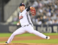 [포토] 역투하는 두산 김정우