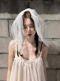 레드벨벳 슬기, 웨딩 베일에 청바지 믹스매치…“날이 좋으면 사진 찍어요”