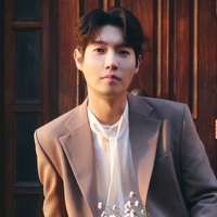 손태진, 무대 넘어 진행까지 삼켰다…‘더트롯쇼’ 새 간판 MC 출격