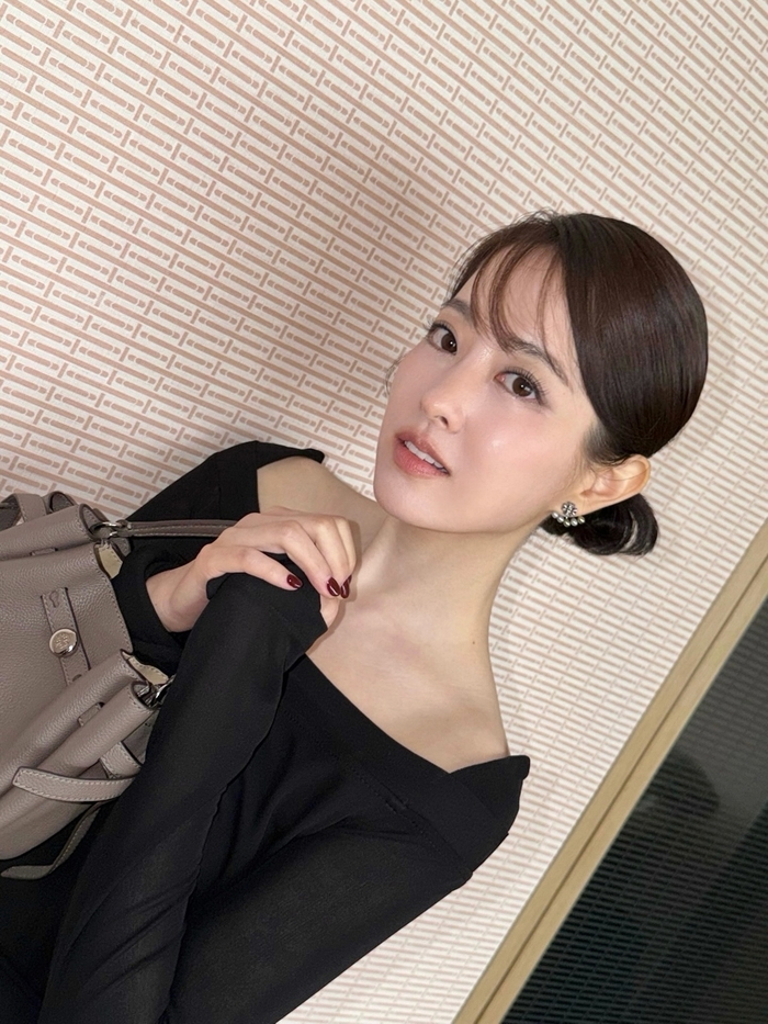 ‘뽀블리’의 우아한 변신, 박보영 블랙 오프숄더로 뽐낸 성숙미