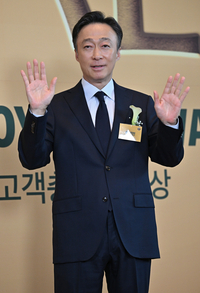 [포토] 이성민 ‘반갑습니다’