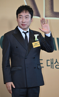 [포토] 박명수 ‘시크한 손인사’