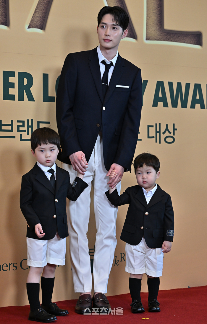 [포토] 포즈 취하는 ‘슈퍼맨이 돌아왔다’ 김준호 패밀리