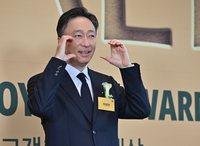 [포토] 이성민 ‘사랑해요’