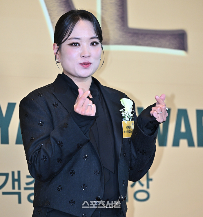 [포토] 정지선 셰프 ‘손하트도 깜직하게’