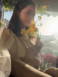 꽃보다 이민정, 눈부신 근황 공개 “누가 꽃인지 모르겠네”