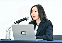 [공식] “주의: GV 안 끝날 수 있음”…민희진, 직접 관객들 만난다