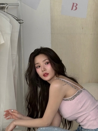 ‘워터밤 여신’ 권은비, 올 여름 비주얼 예고 “러뷰러뷰”