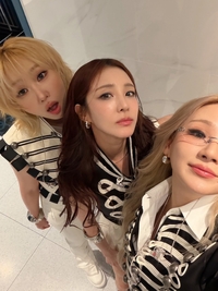 박봄만 쏙 빠진 2NE1 산다라박·CL·공민지의 사진, 갈등 속 팬들도 설전 “행복하면서도 슬퍼”