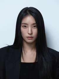 씨스타 보라의 새로운 비상, 한층 깊어진 눈빛의 새 프로필 공개