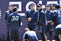 [포토]도박장 출입 징계 끝내고 1군 합류한 롯데 나승엽-고승민-김세민
