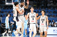 사상 첫 ‘5·6위 챔프전’→KCC가 1차전 웃었다…허웅 ‘3점 성공률 44.4%’ 활약 [SS리뷰]
