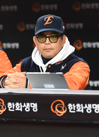 [공식] 양상문 코치, 1군 아닌 ‘잔류군 투수코치’로 현장 복귀