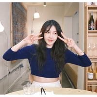 이지아, 세련된 크롭톱 패션... 여전한 미모